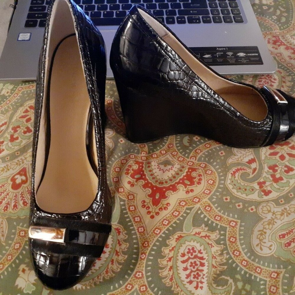 Nine West 7 7.5 black wedge heels LISTENUP